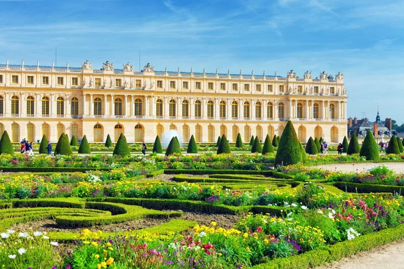 cung dien versailles