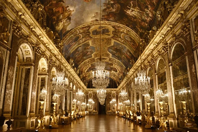 cung dien versailles